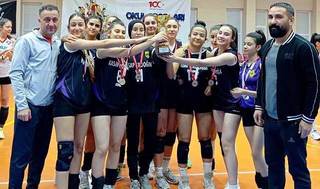 Kayseri Küçük Kızlar Voleybol Ligi'nde kupalar sahibini buldu
