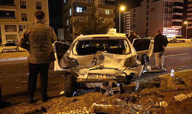 Kaza yaptı, yaralı arkadaşlarını bırakıp kaçtı