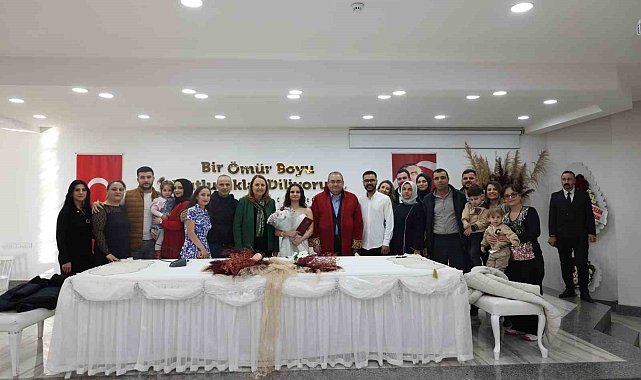 Keçiören Belediye Başkanı Özarslan nikahlarını kıydı, çiftler karaoke yaptı