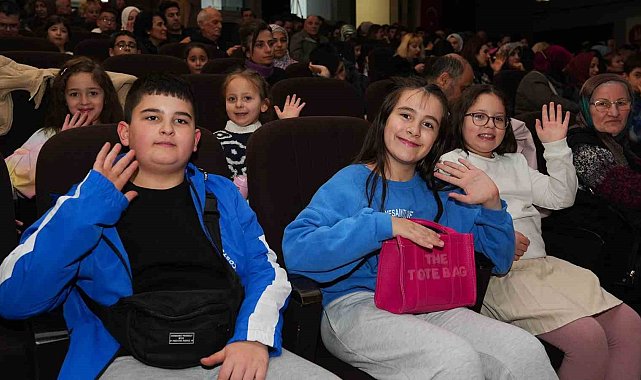 Keçiören'de "Komşu Köyün Delisi" tiyatro oyunu sahnelendi