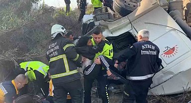 Kendisini kurtaran komisere sımsıkı sarıldı