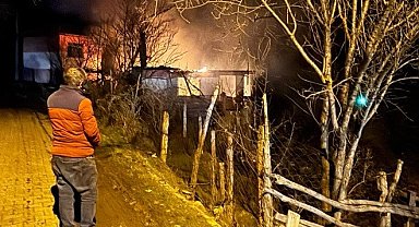 Kıbrıs gazisi yanan evinde hayatını kaybetti