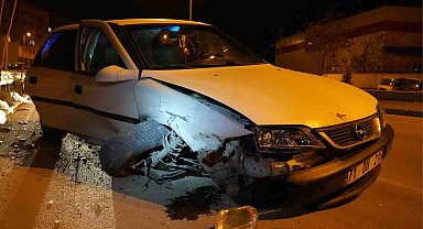 Kırıkkale'de LPG'li otomobil bariyerlere çarptı: 4 yaralı