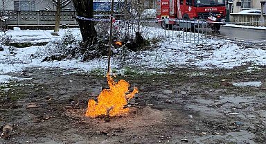 Kocaeli'deki metan gazı kar yağışına rağmen 4 gündür yanıyor