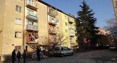 Konya'da 5 katlı apartman çökme riskine karşı boşaltıldı