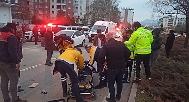 Konya'da motosiklet ile otomobil çarpıştı: 1 yaralı