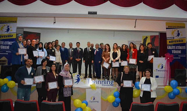 Köyceğiz'de öğretmenlere proje ödülleri verildi