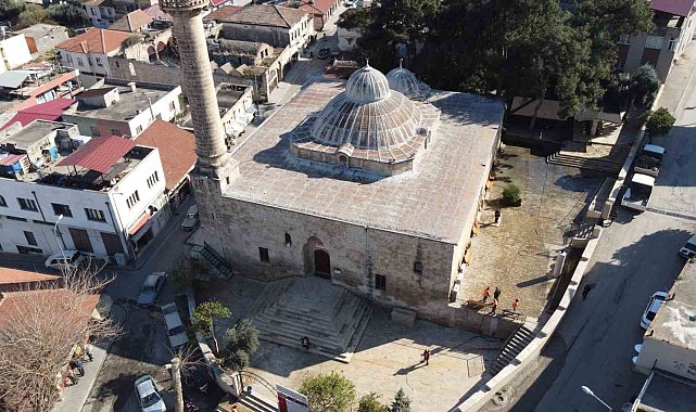 Kozan'da tarihi Hoşkadem Camii Ramazan'a hazır