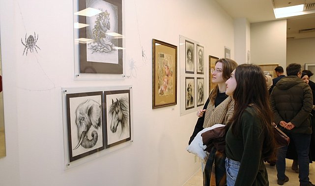 Küçükçekmece'de güzel sanatlar akademisi öğrencilerinden ''yansıma'' sergisi
