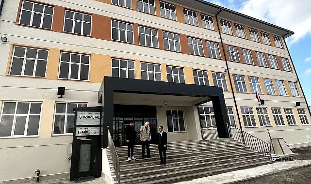 Kulu'da binasını yeniden yapılan okulda ders zamanı