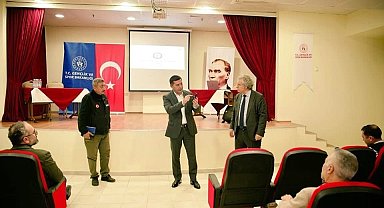 Kuşadası'nda deprem toplantısı gerçekleştirildi