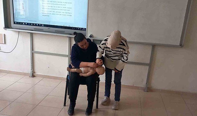 Kütahya'da görme engellilere ilk yardım kursu