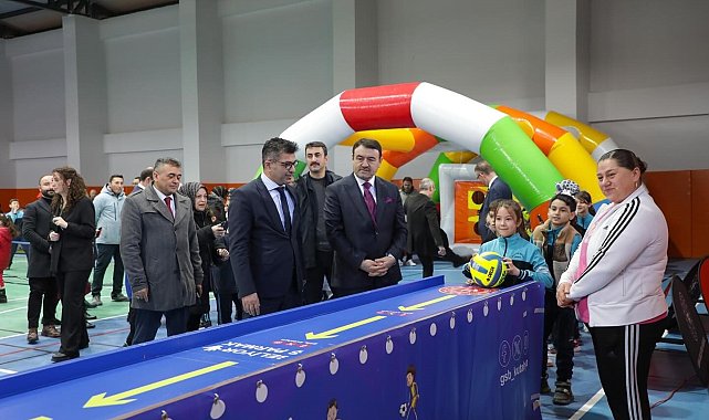 Kütahya'da Halil Akkaş Spor Kompleksi açıldı