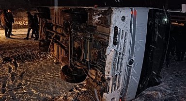 Kütahya'da işçi servisi kaza yaptı: 3 yaralı