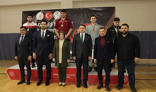 Kütahya'da U-17 Güreş Türkiye Grup müsabakaları sona erdi