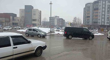 Malatya'da kar yağışı etkili oluyor
