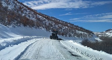 Malatya'da 56 mahallede kar mesaisi