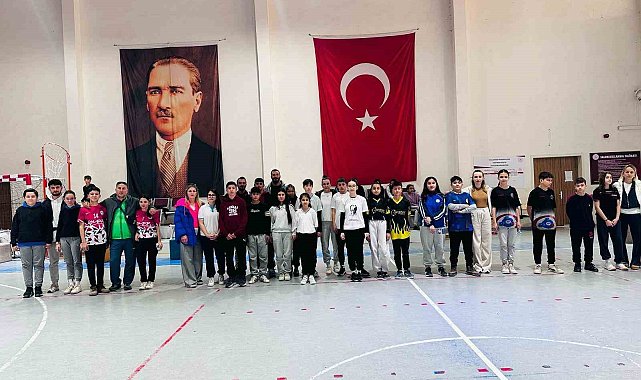 Manisa'da Okul Sporları Floor Curling İl Birinciliği Müsabakaları tamamlandı