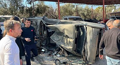 Mersin'de takla atan otomobil yol kenarındaki araçlara çarptı: 2 yaralı