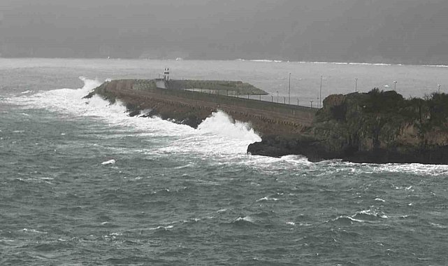 Meteorolojinin uyardığı Bartın'da fırtına