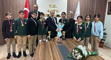 Minik badmintonçular Oltu'yu gururlandırdı