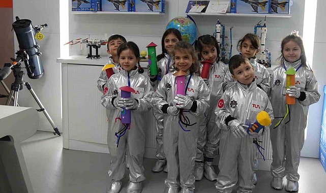 Miniklerden uzay ve bilimi yerinde öğrendi