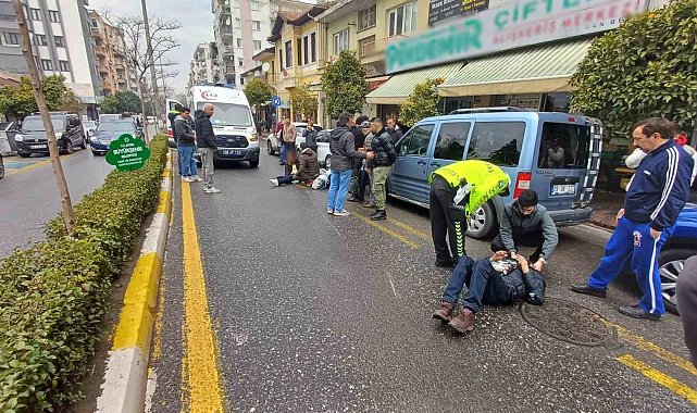 Motosiklet yayaya çarptı: 2 yaralı