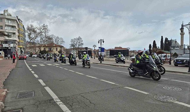 Motosikletlilerden 'katil bariyer' eylemi
