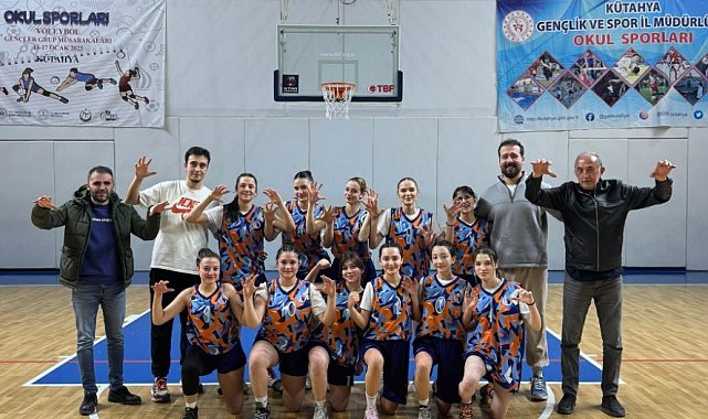Moymulspor'un U18 Kızları Kütahya şampiyonu oldu