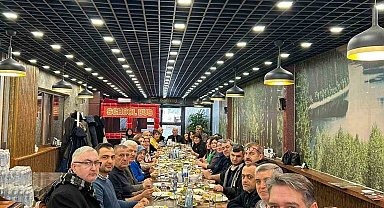 Müdür Akgün'e veda yemeği