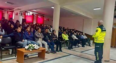 Muğla'da Jandarma ekiplerinden öğrencilere "Kaskın Kapalı, Yolun Açık Olsun" eğitimi