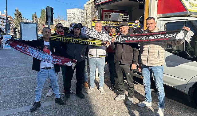 Müslüm Gürses'in vefat yıl dönümünde lokma ve pilav hayrı yapıldı