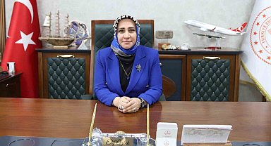 Niğde İl Milli Eğitim Müdürü çiçek yerine kitap istedi