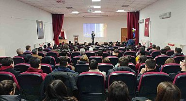 Niğde'de 'Su Gönüllüleri Sahada' projesi kapsamında lise öğrencilerine eğitim verildi