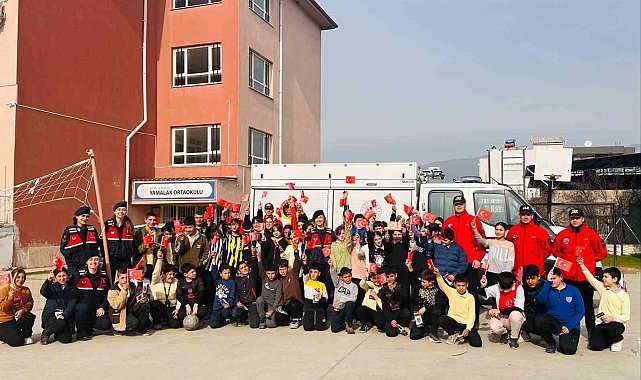 Öğrenciler depreme karşı bilgilendirildi