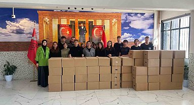 Öğrenciler Ramazan ayı öncesi gıda kolisi dağıttı