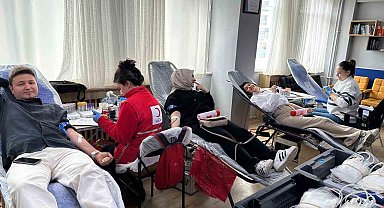 Okulda kan bağışı kampanyası: 1 günde 142 ünite kan bağışı yapıldı
