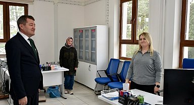 Okulları tek tek gezerek incelemelerde bulundu