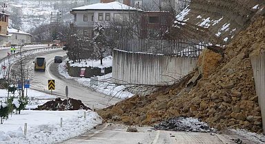 Ordu'da heyelan anı kamerada
