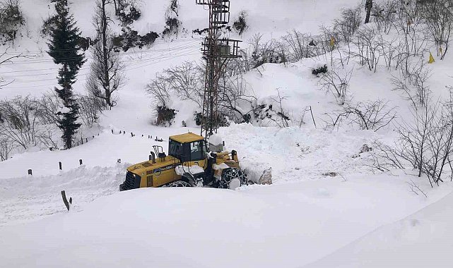 Ordu'da karda mahsur kalan yaşlı adam kurtarıldı