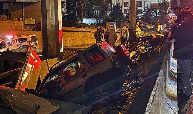 Ordu'da kontrolden çıkan cip elektrik panosuna çarptı: 2 yaralı