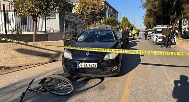 Otomobilin çarptığı bisikletli hayatını kaybetti
