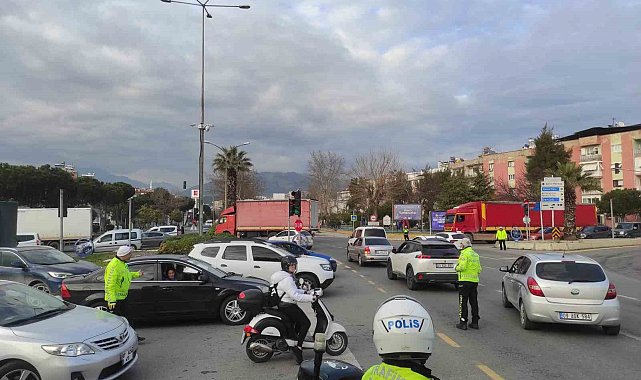 Otoyoldaki çalışma nedeniyle trafik durma noktasına geldi