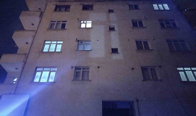 Pendik'te ev sahipleri ile kiracıların kavgası kanlı bitti: 3 yaralı