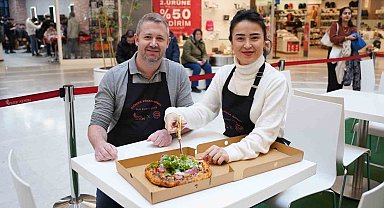 Pizza yapımı için 120 kişi bir araya geldi