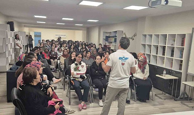 Polis öğrencilere çete ve terörden korunma yöntemlerini anlattı