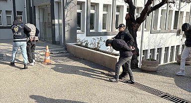 Pompalı tüfekli kovalamacada 3 kişiyi yaralayan 2 şahıs tutuklandı