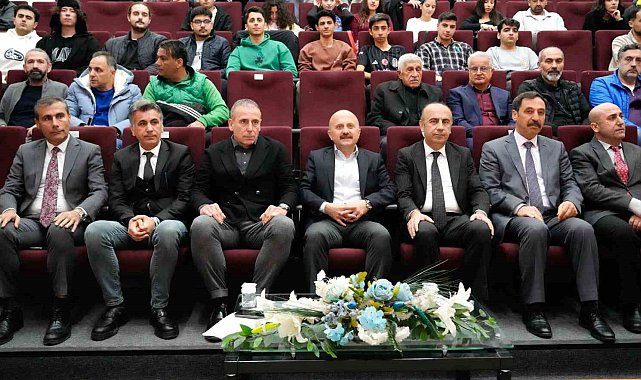"Futbolda yeni trendler ve liderlik" başlıklı söyleşi düzenlendi
