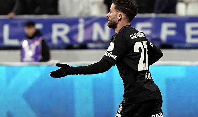 Rafa Silva gollerine devam etti