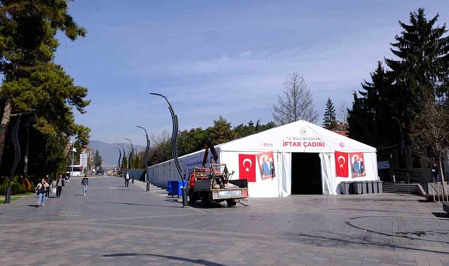 Ramazan ayında binlerce kişiye iftar hizmeti